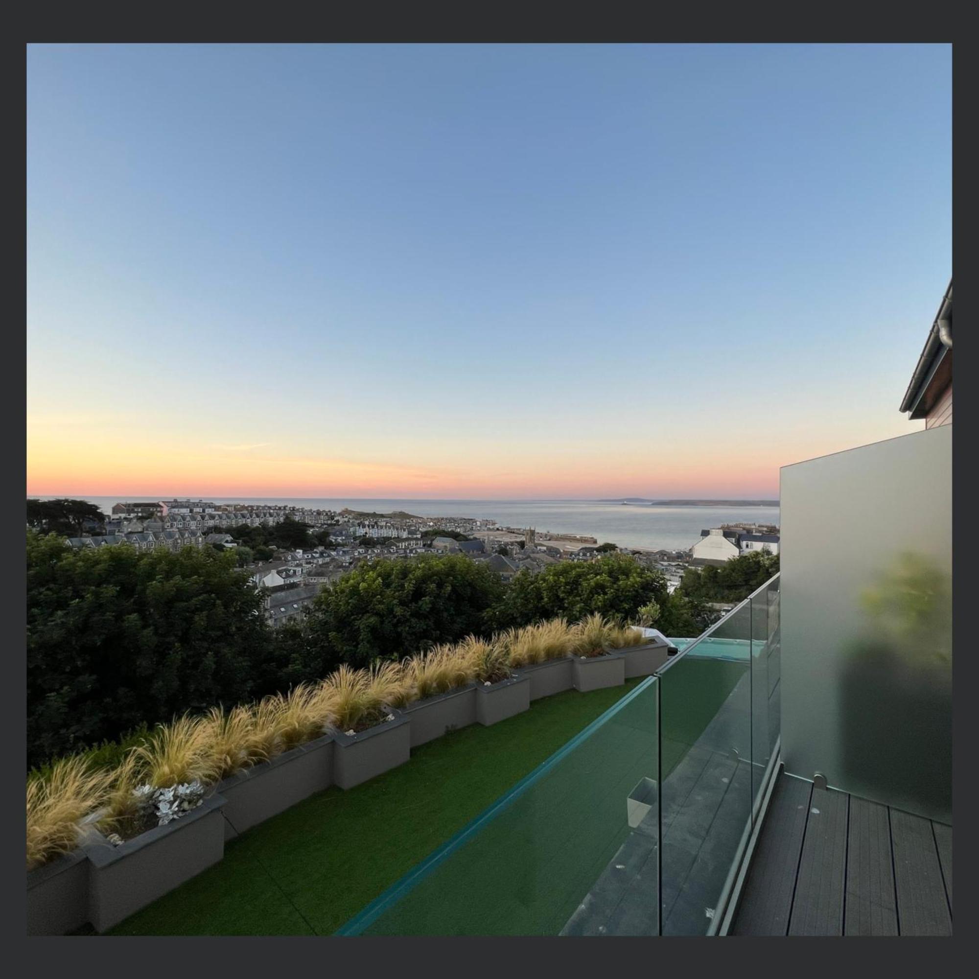 Uno St Ives - Luxury Serviced Accommodation Экстерьер фото