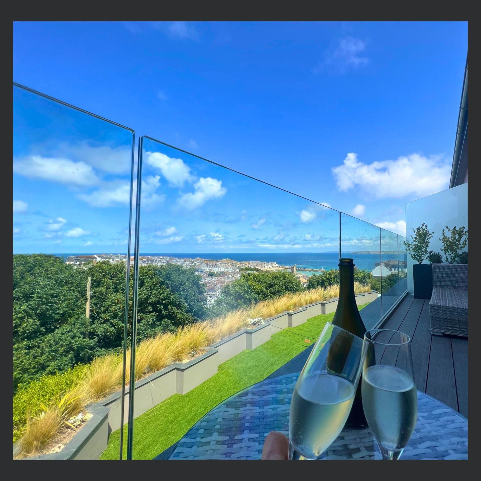 Uno St Ives - Luxury Serviced Accommodation Экстерьер фото