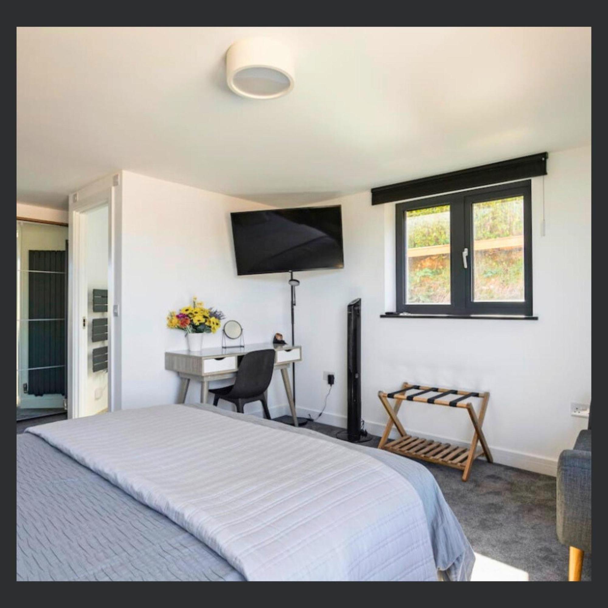 Uno St Ives - Luxury Serviced Accommodation Экстерьер фото