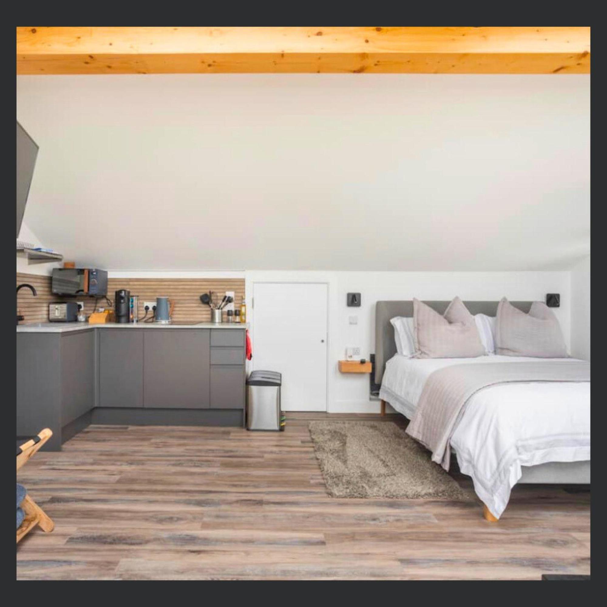 Uno St Ives - Luxury Serviced Accommodation Экстерьер фото